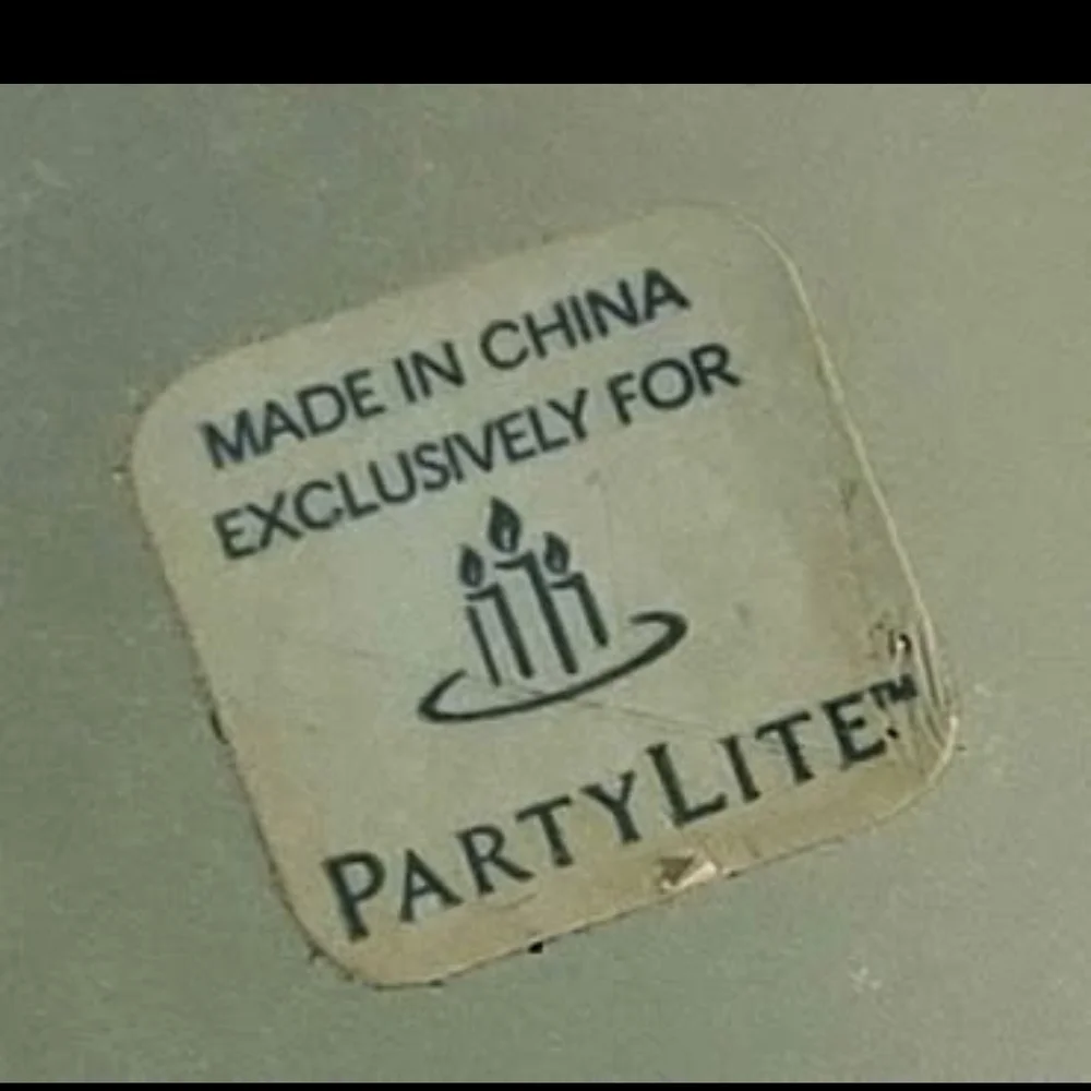 PartyLite Cream Candle with Pink and Gold Accents - Picture 9 of 9